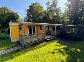 Ruime 5-persoons chalet aan het Bergumermeer
